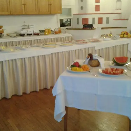 מלון Restaurant Winterbach 3*