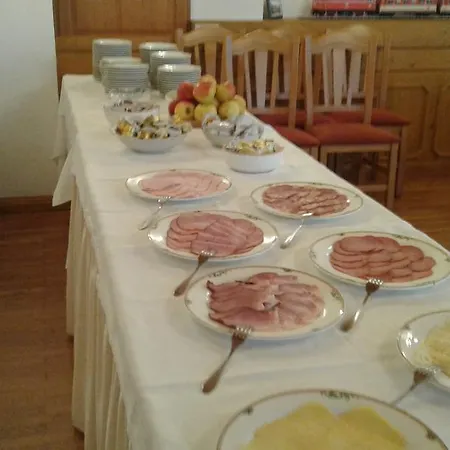 מלון Restaurant Winterbach 3*